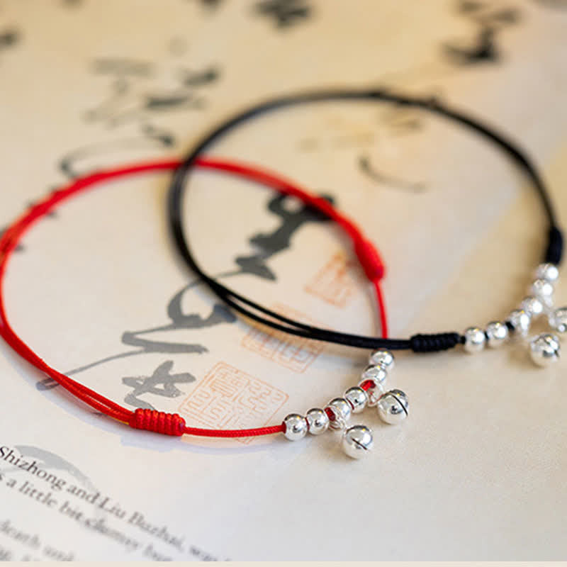 Tobillera con dije de campana trenzada con hilo rojo de plata de ley 925 con Buddha Stones