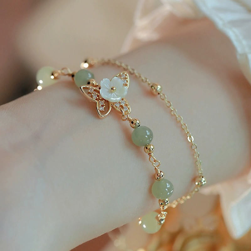 Buddha Stones Pulsera de la Suerte de Doble Capa con Flor de Piedra Tridacna y Mariposa de Jade chapada en Oro de 14 Quilates