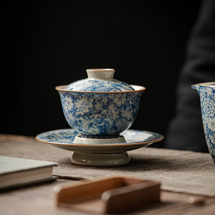 Buddha Stones azul y blanca vintage Flor de durazno Loto Peonía Cerámica Gaiwan Sancai Taza de té Kung Fu Taza de té y platillo con tapa - 9,3 cm x 9,8 cm x 150 ml (platillo de 13,3 cm) - image 0