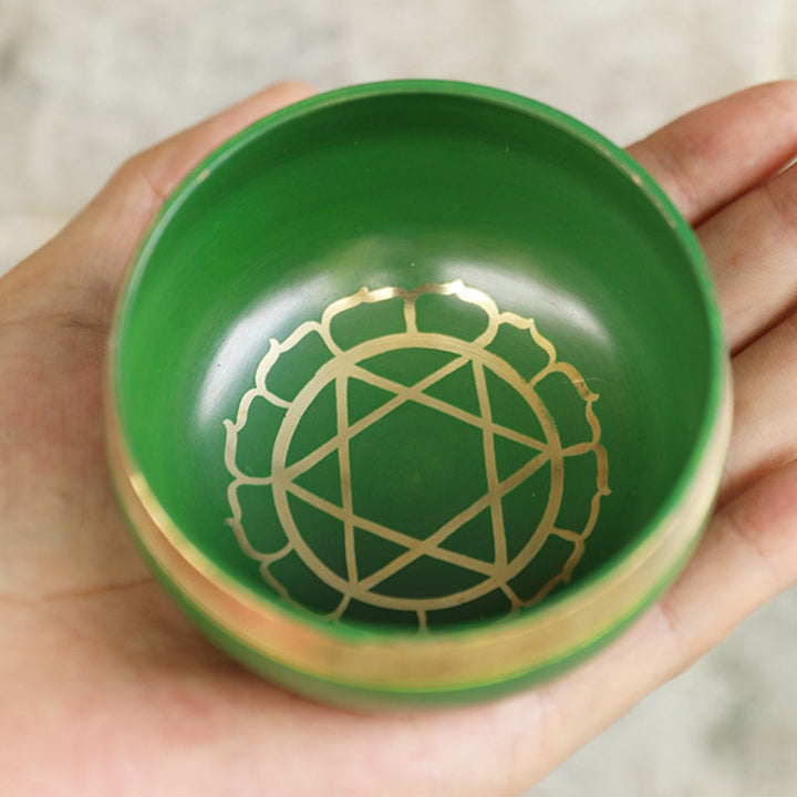 Cuenco tibetano de sonido con Buddha Stones , hecho a mano para la curación de chakras y la meditación de atención plena.