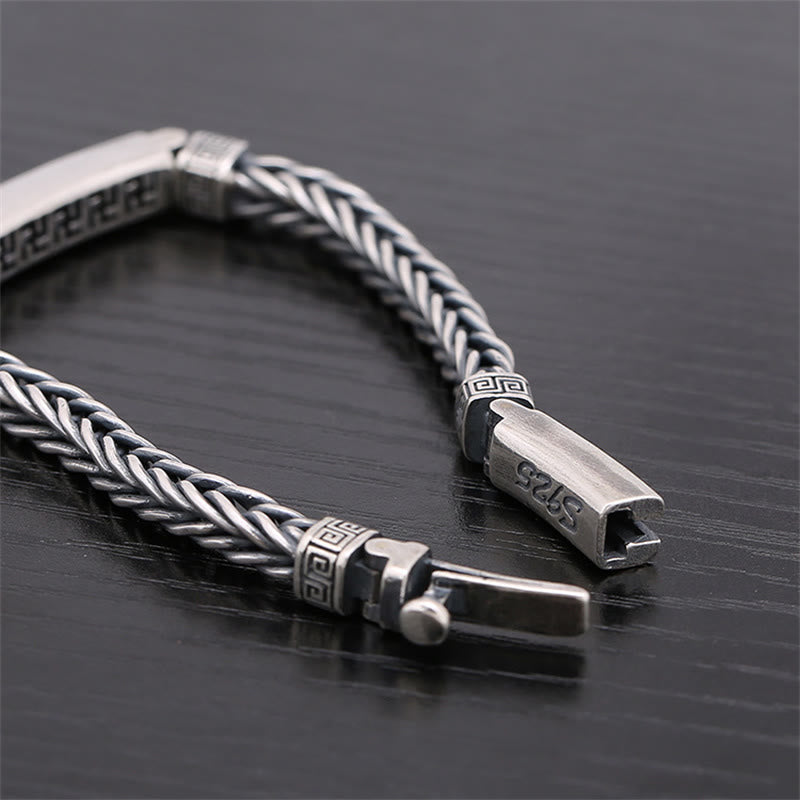 Pulsera de la suerte grabada con patrón de esvástica