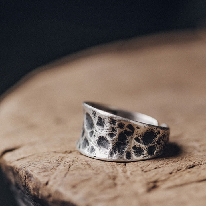 Anillo de protección con diseño de textura de protuberancia de plata de ley 925
