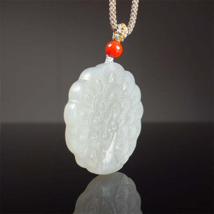 Colgante de collar de bendición de protección de pavo real de jade blanco