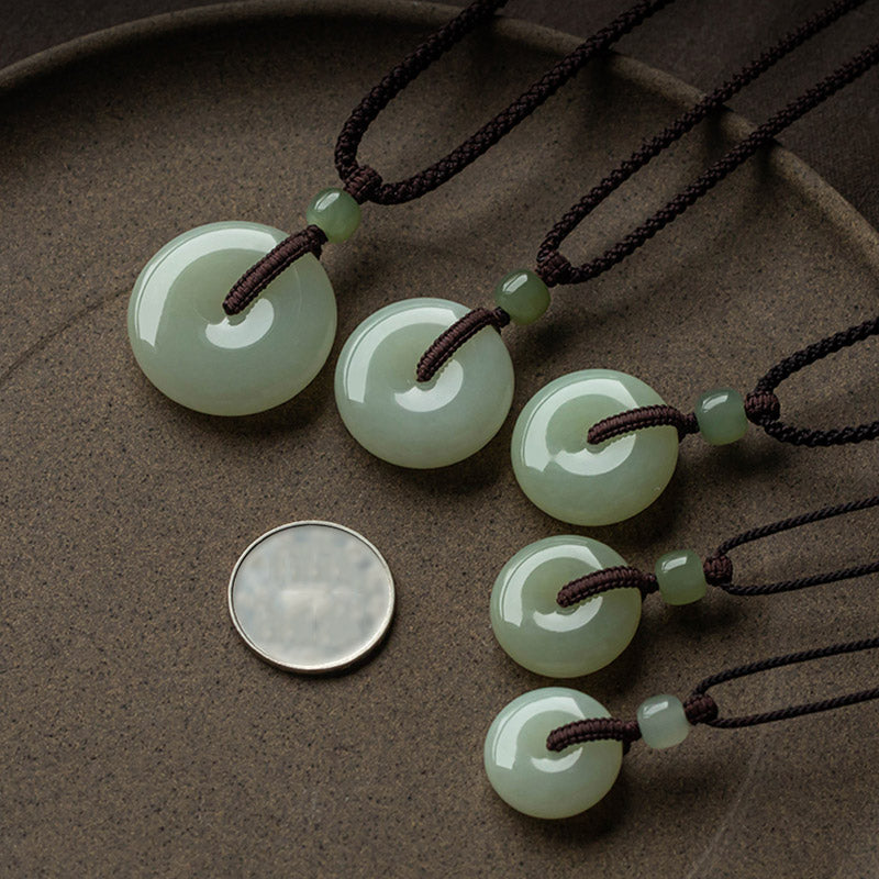 Colgante de collar de prosperidad de suerte con hebilla de paz de jade redondo natural