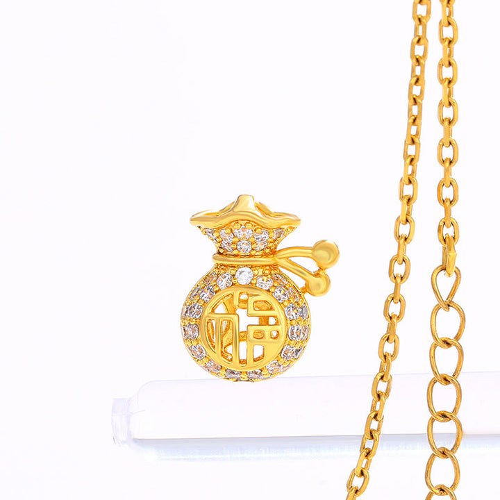 Collar con colgante de bolsa de dinero de la fortuna con personaje Fu chapado en oro de 24 quilates