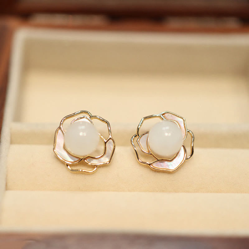 Buddha Stones Plata de ley 925 chapada en oro Postes Hetian Blanco Jade Tridacna Piedra Camelia Flor Suerte Collar Colgante Anillo Pendientes