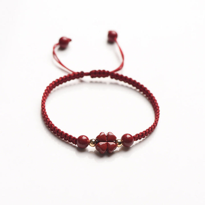 Pulsera de hilo rojo con Buddha Stones, trébol de cuatro hojas, flor de cinco pétalos, bendición de cinabrio