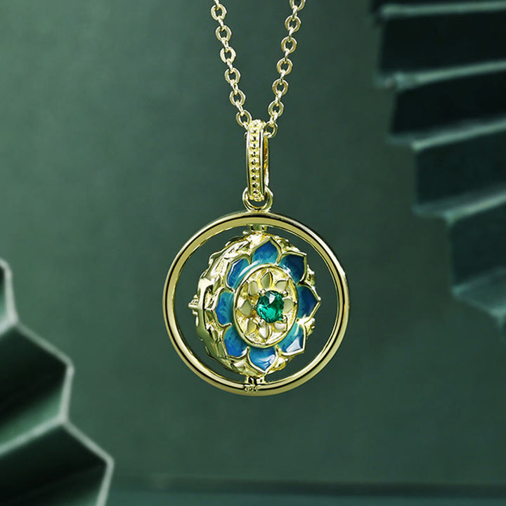 Colgante de collar giratorio con iluminación de circonita floral con flor de loto de Plata de Ley 925 con Buddha Stones