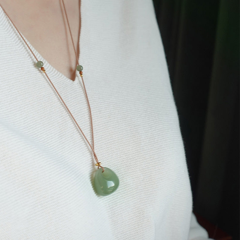 Colgante de collar de prosperidad de la suerte de jade natural con Buddha Stones (color aleatorio)