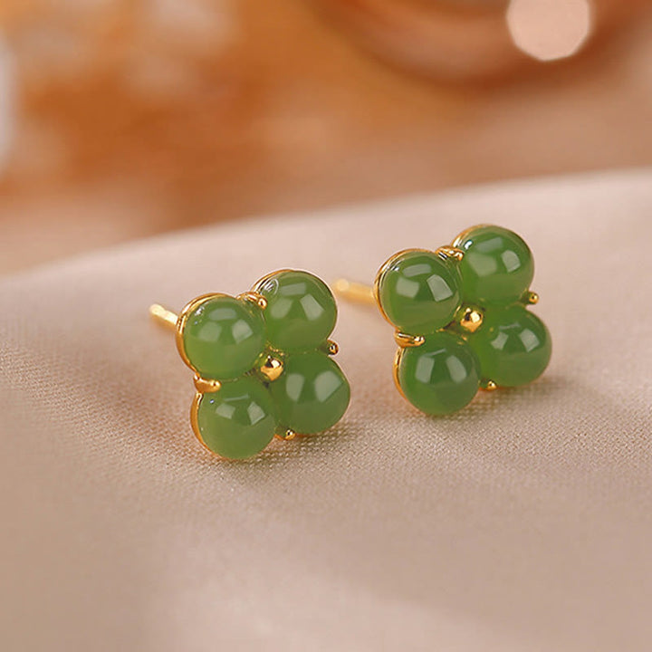 Pendientes de tuerca de la suerte con trébol de cuatro hojas de jade cian natural chapado en plata de ley 925 con Buddha Stones