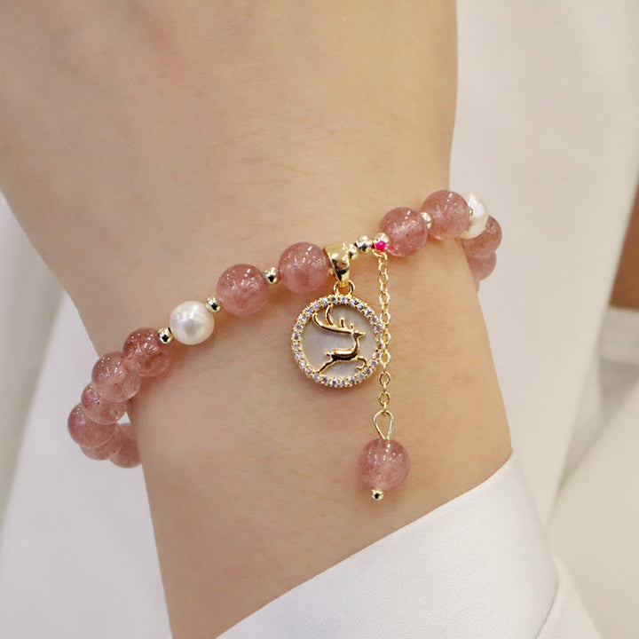 Pulsera curativa con dije de personaje Fu de cola de pez con cara sonriente de alce y perlas de cuarzo fresa con Buddha Stones