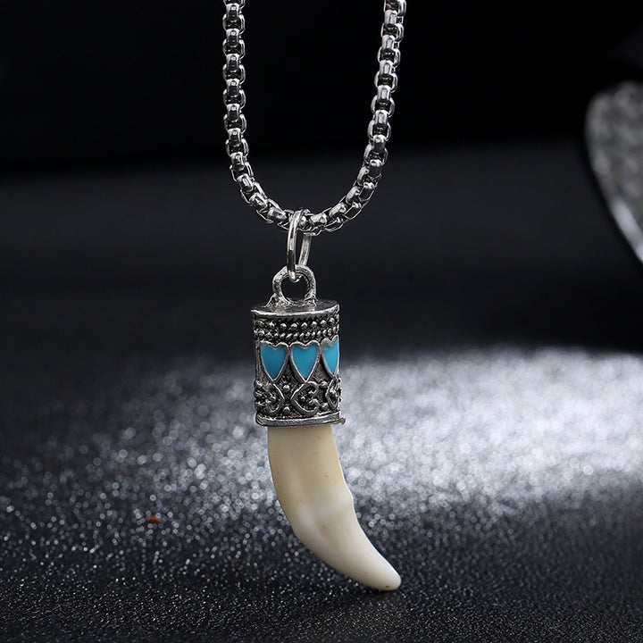 Colgante de collar de equilibrio de acero de titanio con dientes de lobo de imitación