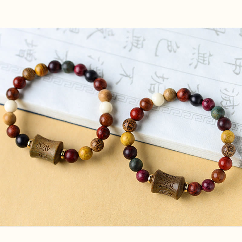Pulsera de protección Om Mani Padme Hum de sándalo multicolor del Tíbet