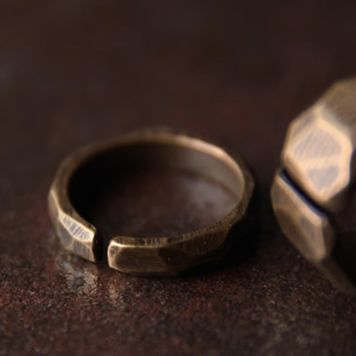 Anillo de riqueza de cobre de diseño simple tibetano con Buddha Stones