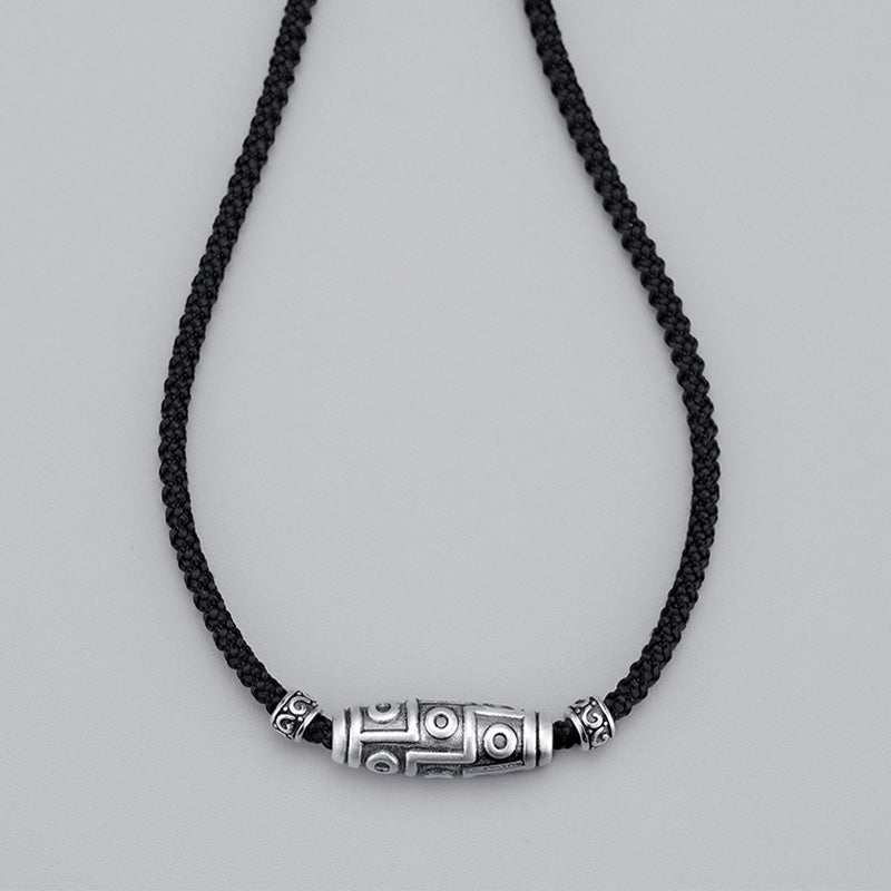 Collar con colgante de cuerda de protección con diseño de cuentas Dzi de nueve ojos de plata de ley 999 con Buddha Stones