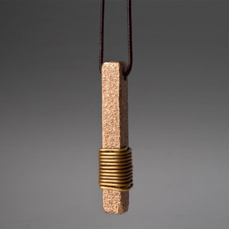 Collar con colgante de riqueza de latón y cobre con diseño texturizado vintage de Buddha Stones - image 6