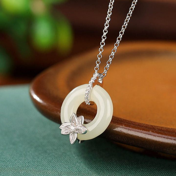 Colgante de plata de ley 925 con Buddha Stones , jade hetiano, hebilla de la paz, flor de la suerte