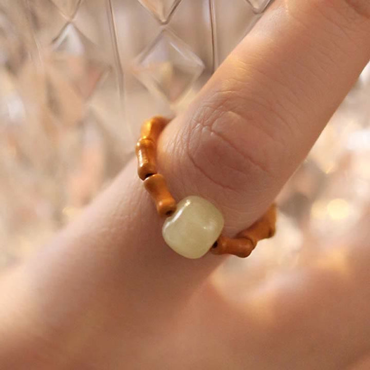 Anillo de suerte de prosperidad de bambú con cuentas de jade hetiano
