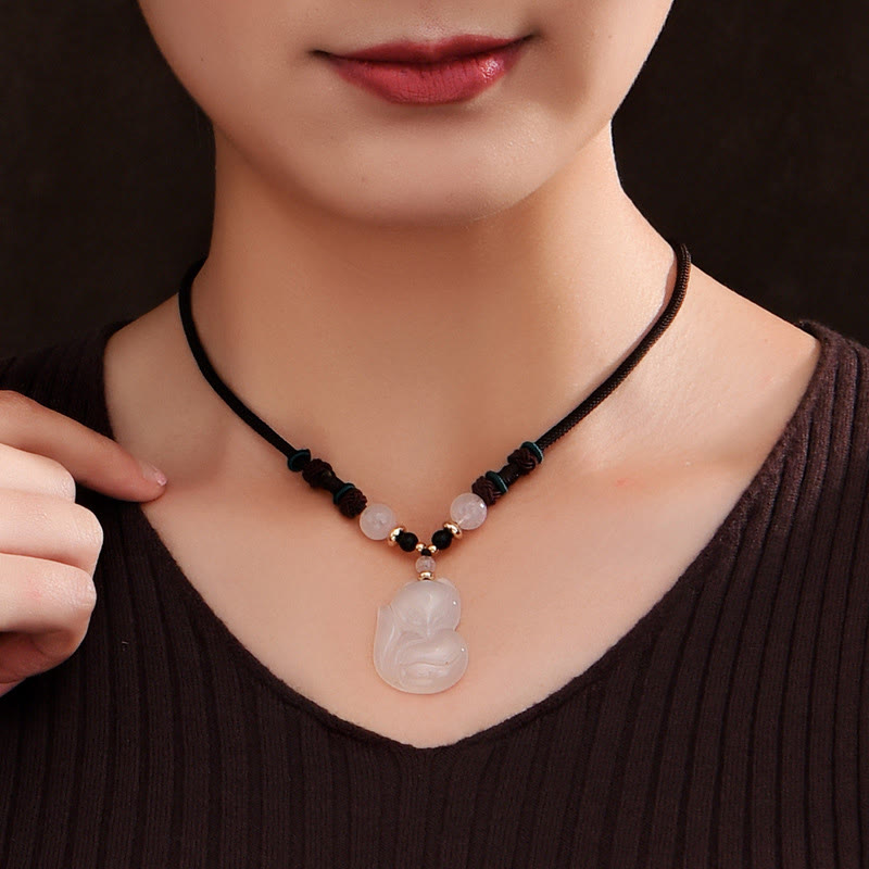 Collar con colgante de cadena de armonía con cuentas de cristal rosa de zorro de calcedonia con Buddha Stones