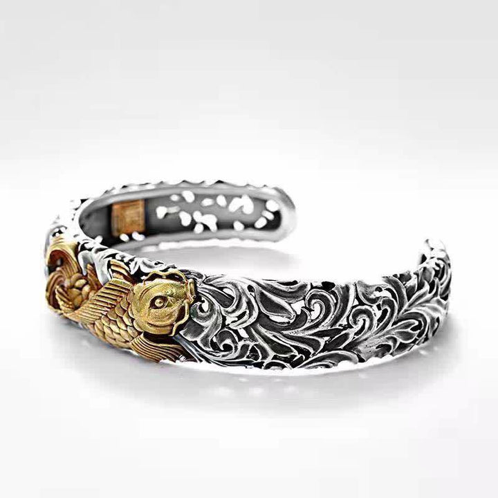 Brazalete de pulsera con diseño de hierba de pez Koi y Buddha Stones