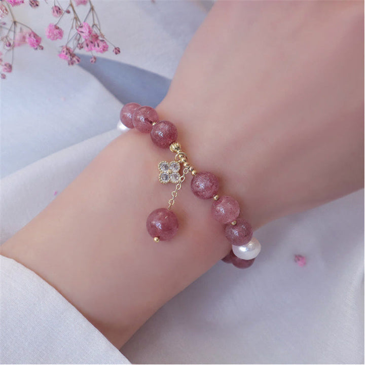 Pulsera de amor con trébol de cuatro hojas y perlas de cuarzo fresa natural con Buddha Stones