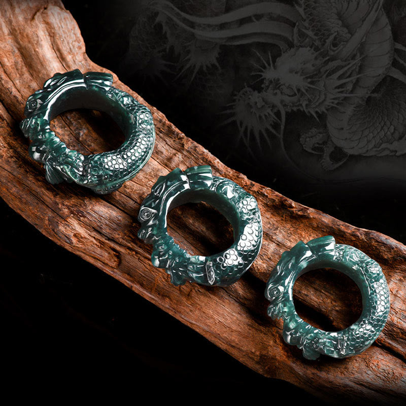 Anillo de éxito tallado con dragón de jade cian natural de Buddha Stones