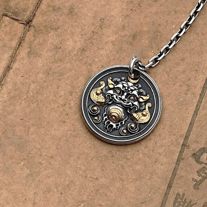 Colgante de collar curativo con amuleto kirtimukha tibetano de Buddha Stones