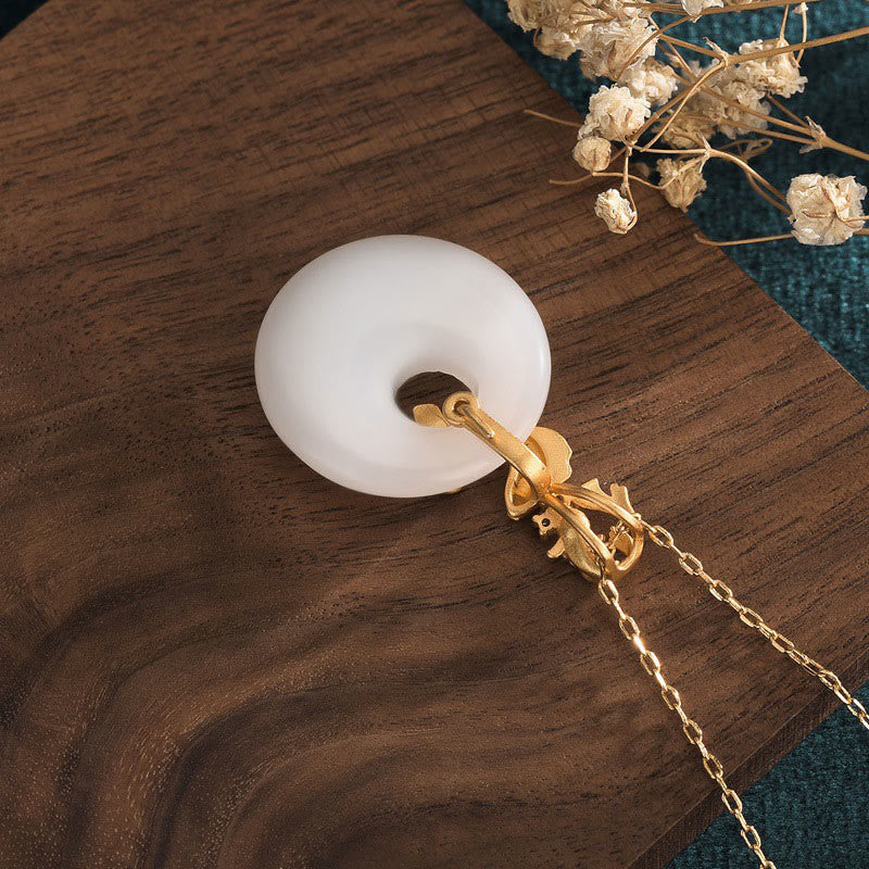 Colgante de collar de prosperidad y riqueza de peces Koi de jade blanco con Buddha Stones - image 4