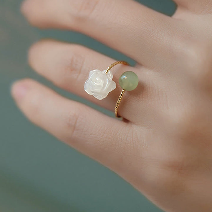 Buddha Stones Anillo de bendición con cuentas de jade, piedra tridacna chapada en oro de 14 quilates, flor rosa