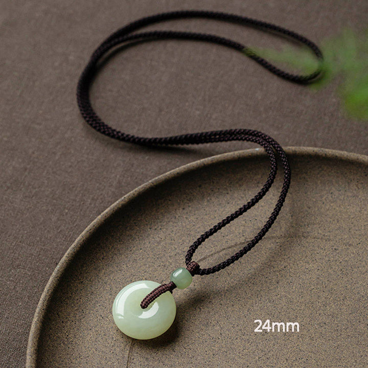 Colgante de collar de prosperidad de suerte con hebilla de paz de jade redondo natural