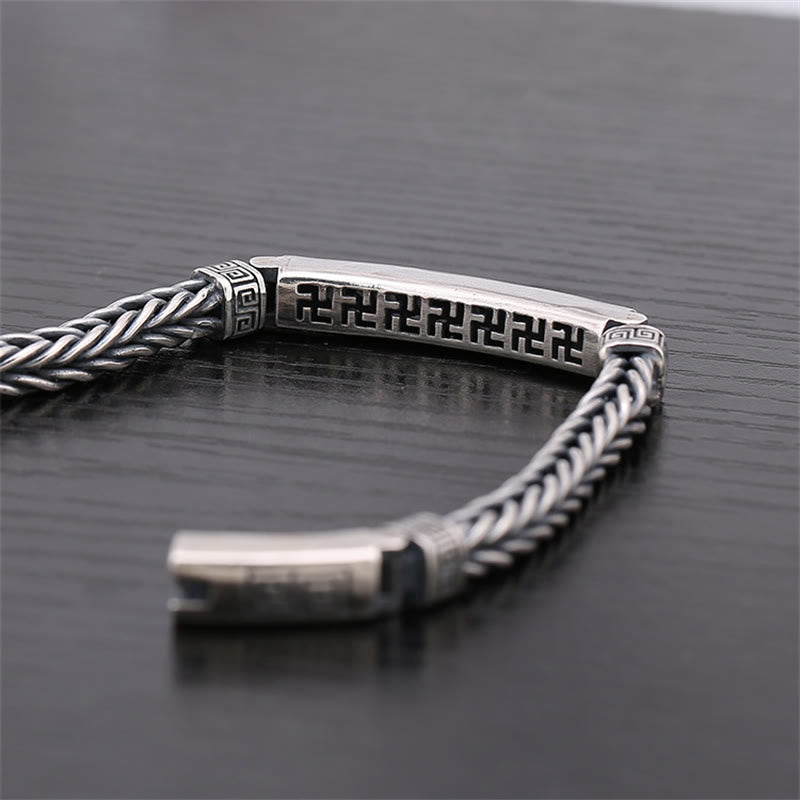 Pulsera de la suerte grabada con patrón de esvástica