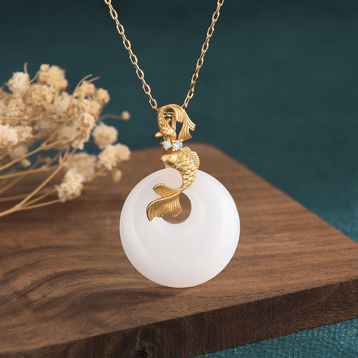 Colgante de collar de prosperidad y riqueza de peces Koi de jade blanco con Buddha Stones - Pez Koi (Suerte ♥ Prosperidad) - image 1