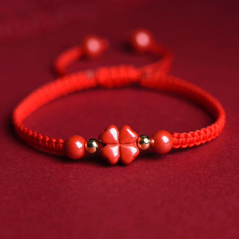 Pulsera de hilo rojo con Buddha Stones, trébol de cuatro hojas, flor de cinco pétalos, bendición de cinabrio