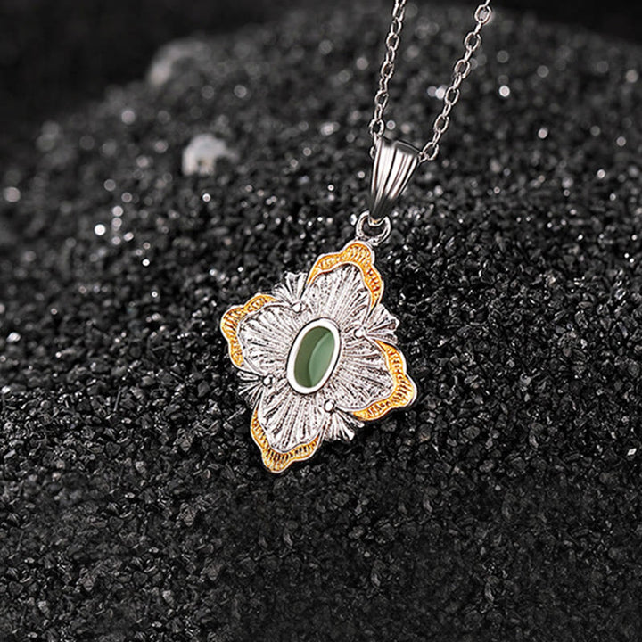 Colgante de collar curativo de la suerte con diseño de rombo de jade cian hetiano chapado en plata de ley 925 con Buddha Stones