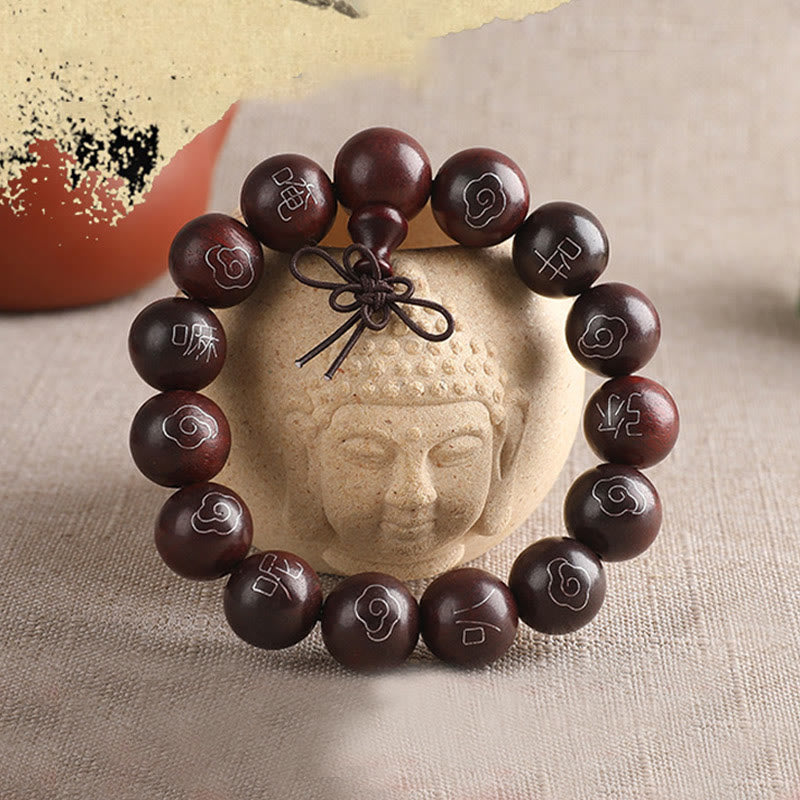 Pulsera de protección de nubes auspiciosas con carácter Om Mani Padme Hum de sándalo rojo de hoja pequeña con incrustaciones de plata de ley 925 con Buddha Stones