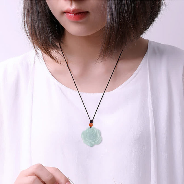 Collar con colgante de cadena con Buddha Stones, diseño de loto, Jade, abundancia y prosperidad