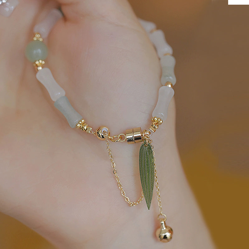 Pulsera de protección de la suerte con hojas de bambú de jade blanco hetiano chapado en oro de 14 Buddha Stones