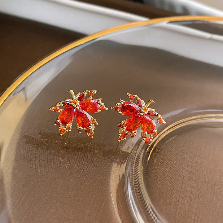 Pendientes de anillo con colgante de collar de suerte con circonitas de hoja de arce de Buddha Stones