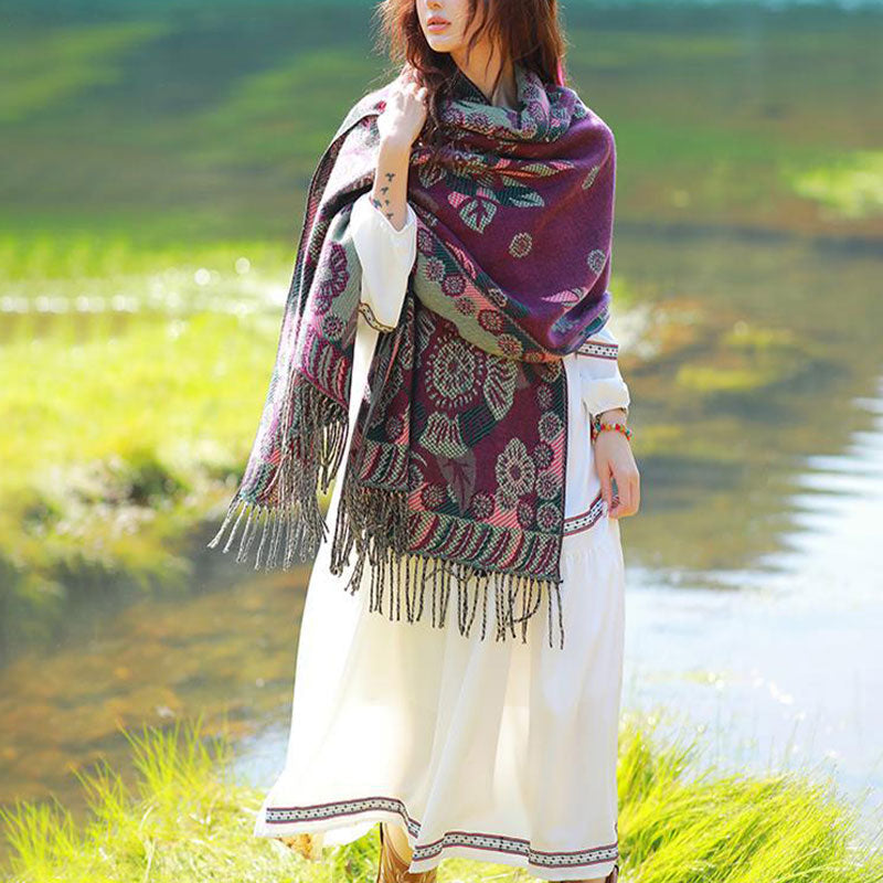 Bufanda de viaje acogedora con diseño de hojas florales y flores tibetanas de Buddha Stones