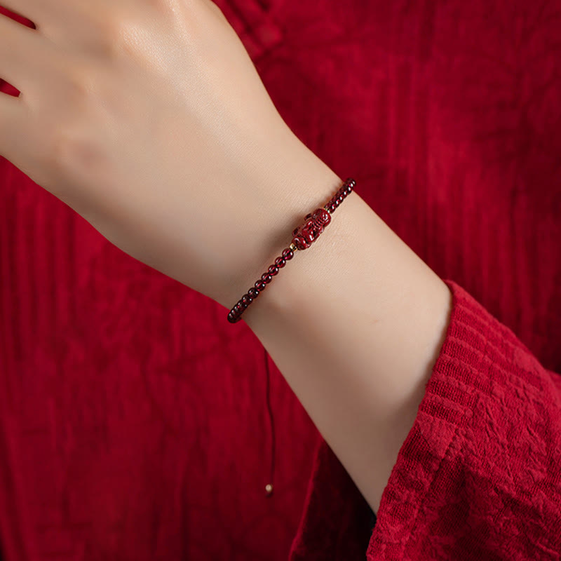 Pulsera de hilo con Buddha Stones Granate cinabrio PiXiu Blessing Calm