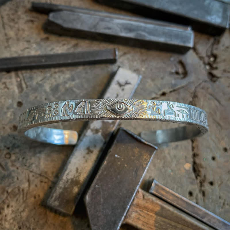 Brazalete de cobre con protección del Ojo de Horus de Buddha Stones