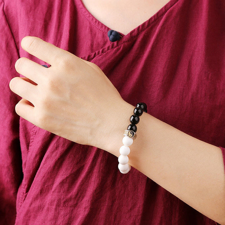 Pulsera de fuerza Yin Yang de concha blanca de obsidiana negra de plata de ley 925 con Buddha Stones