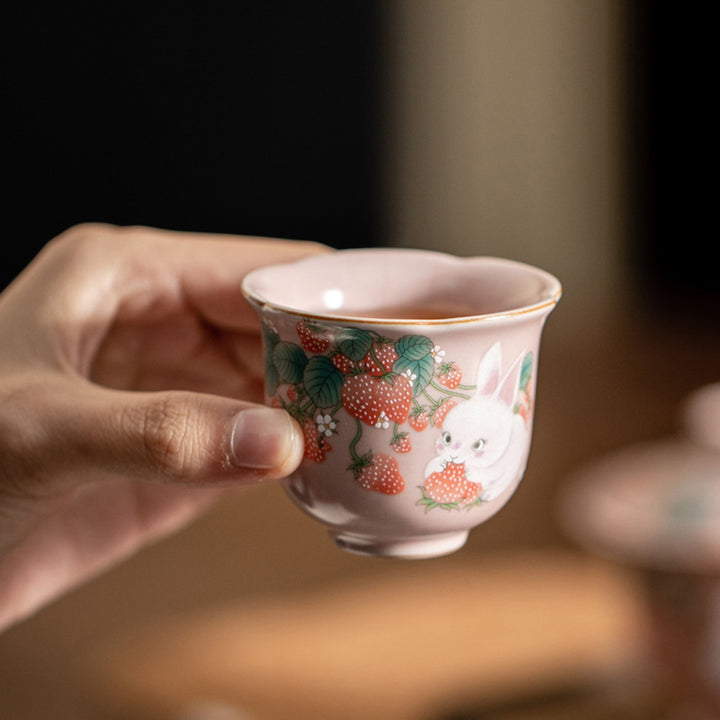 Taza de té de cerámica con diseño de flor de conejo y fresa, Buddha Stones, taza de té de Kung Fu, 55ml