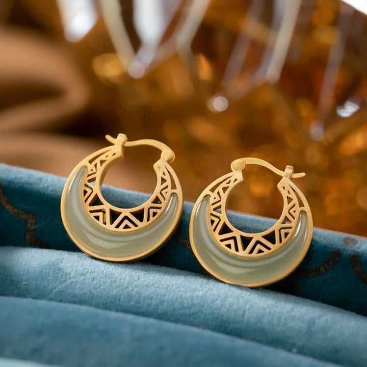 Pendientes colgantes de prosperidad de jade con luna creciente y Buddha Stones