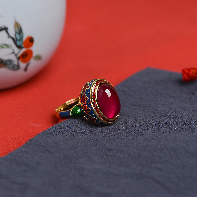 Anillo de corindón rojo de plata de ley 925 con Buddha Stones