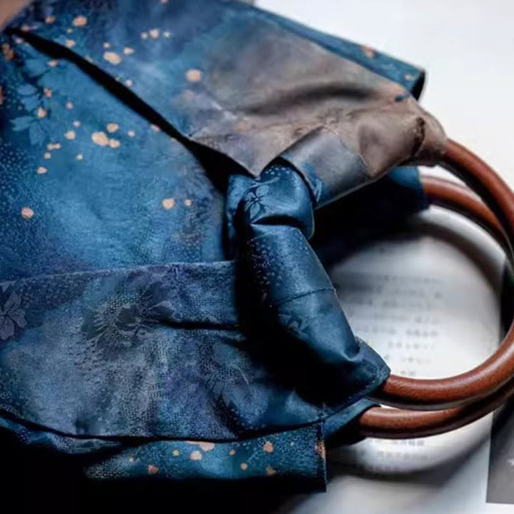 Bolso de mano con asa de madera azul con flor de jacquard hecho a mano con Buddha Stones