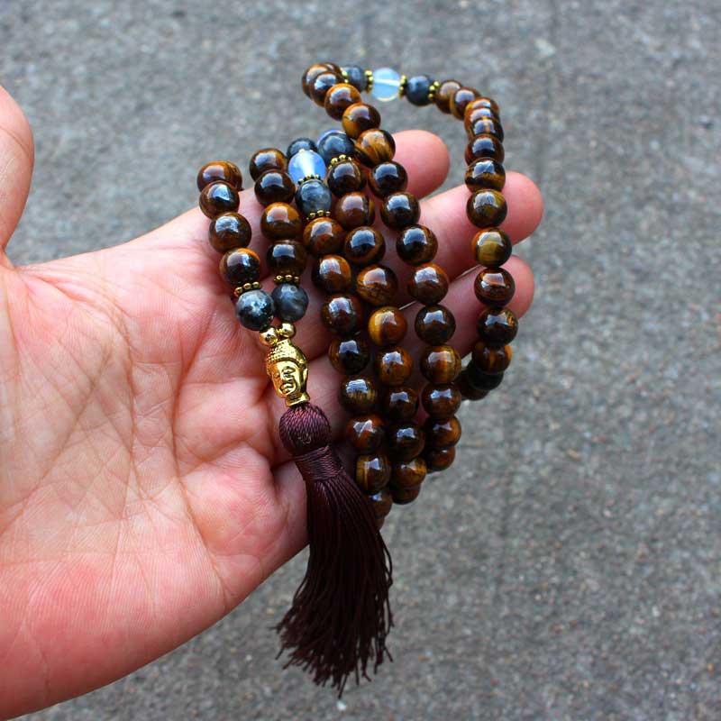 Collar con colgante de borla con cuentas de poder de fuerza de Buda de ojo de tigre tibetano con Buddha Stones