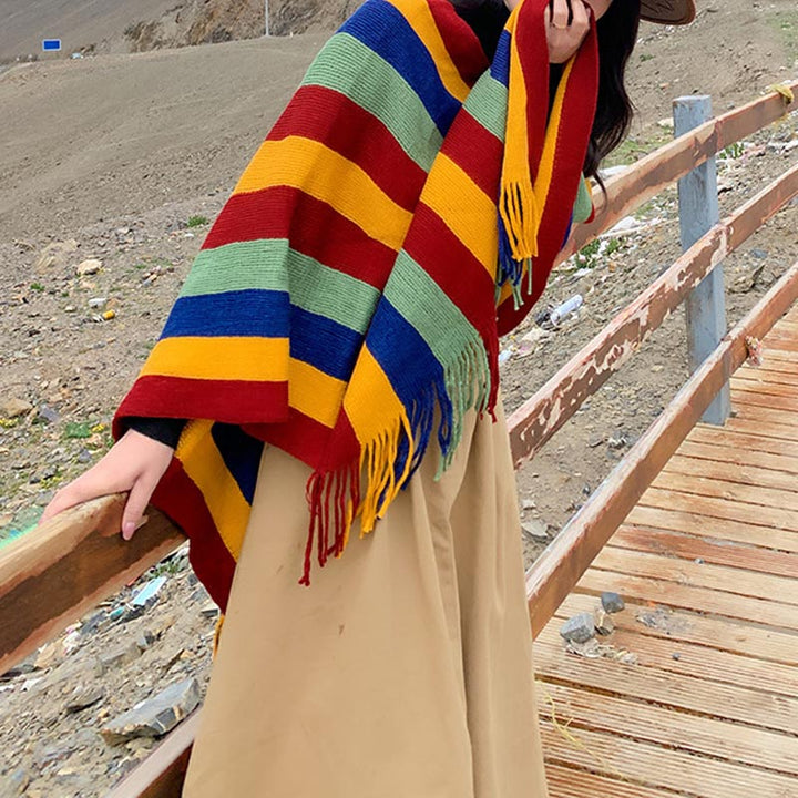 Bufanda de viaje acogedora para invierno con diseño de rayas tibetanas de Buddha Stones, chal con borlas