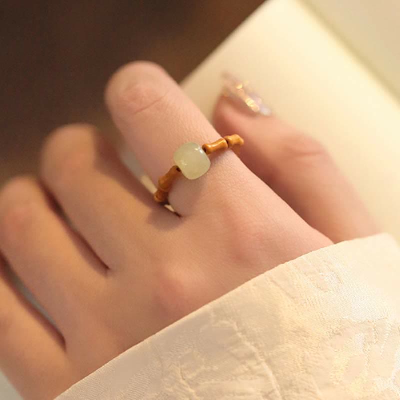 Anillo de suerte de prosperidad de bambú con cuentas de jade hetiano