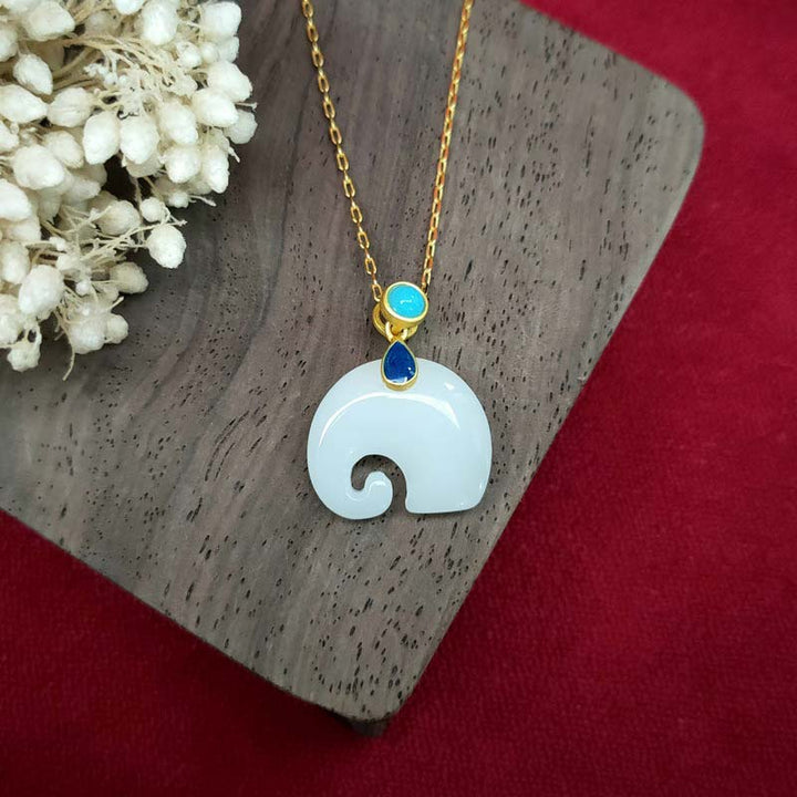 Buddha Stones Jade blanco Elefante Suerte Collar Colgante